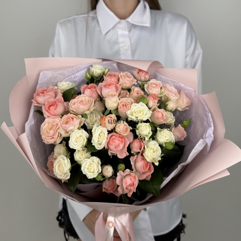 Букет из 15 кустовых роз